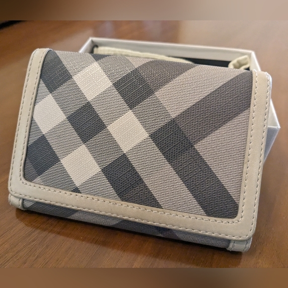 Burberry Wallet in Smoked Trench - Picture 5 of 10